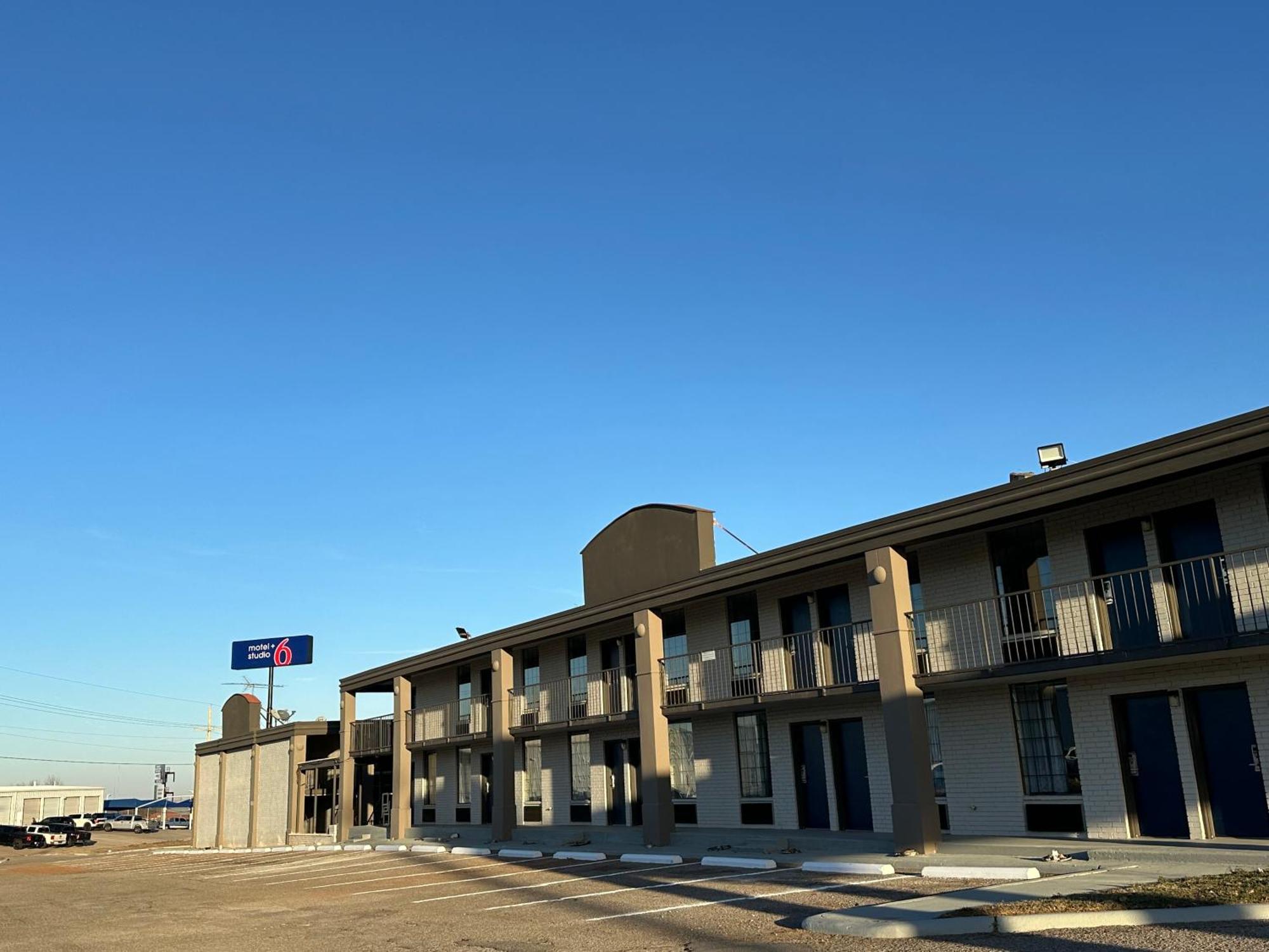 Motel 6 Chickasha, Ok Bagian luar foto